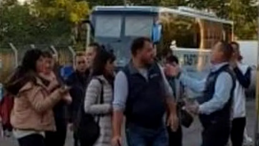 VIDEO | Un șofer de autocar a bătut o pasageră în autogara din Arad!