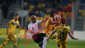 Blocați de noua 'autobază'! 11 metri ratat și multe ocazii uriașe pentru "lupi"! Petrolul - ACS Poli 0-0. VIDEO rezumat