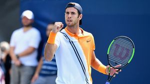 Un talent uriaș a fost la un pas să se piardă! Un milionar rus a jucat un set de tenis cu nepotul său de 15 ani și i-a spus: "Îmi pare rău, ești prea slab". Etalonul unchiului: o fată de 12 ani. Acum, băiatul face furori în ATP