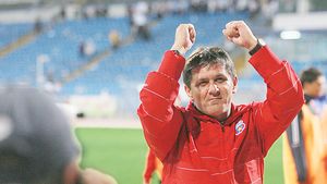 Suporterii Stelei: „Lăcătuș! Lăcătuș!"