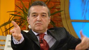 Paranoia în Ghencea!** Ziariști dați afară din hotel de oficialii Stelei!