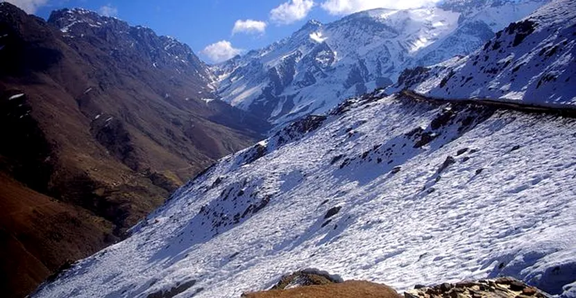 O femeie britanică a căzut de la 13.000 de metri și a murit în timp ce escalada un munte fără un ghid turistic