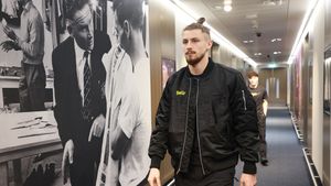 Radu Drăgușin schimbă radical politica de transferuri de la Tottenham! Managerul Ange Postecoglu s-a folosit de român