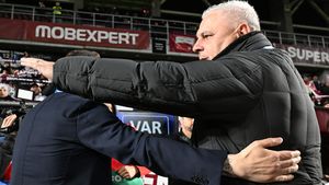 Marius Şumudică, năucit de eșecul din Rapid - Universitatea Craiova 1-2: „Dacă aveam fanii în tribune, nu pierdeam niciodată acest meci”