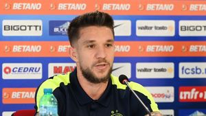 Alex Băluță a dezvăluit adevăratul motiv pentru care a semnat cu FCSB. „Asta mă motivează foarte tare!” Care sunt cele două obiective ale sale la echipa lui Becali | VIDEO