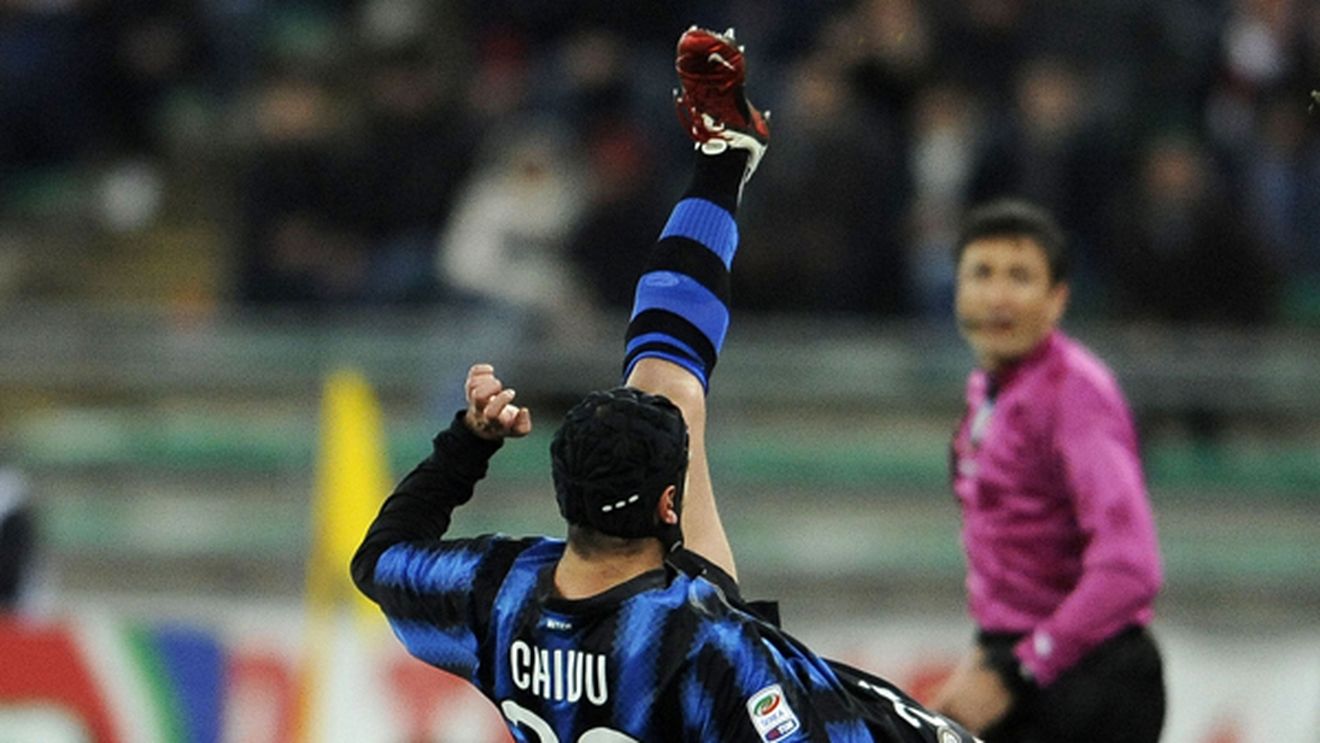 Presa din Italia: "În jurul lui Chivu** se va construi axul central al defensivei lui Internazionale!"