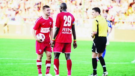 Andrei Cristea plătește scump pentru cearta cu N'Doye! Și amendat, și cu locul de titular luat!