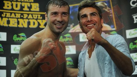 Mutu s-a ținut de glume la antrenamentul lui Bute:** "Nu sunt eu vreun mare campion, dar am bătut câțiva ospătari la viața mea" :)