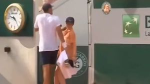 „N-am atins-o!”. Jucătorul spaniol a vorbit despre faza controversată cu fata de mingi de la Roland Garros