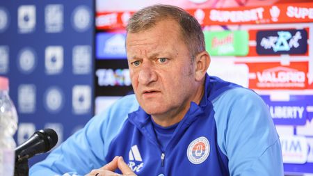 Clubul din Superliga îi forțează mâna lui Dorinel Munteanu. I-au pus pe masă oferta de a veni imediat la echipă