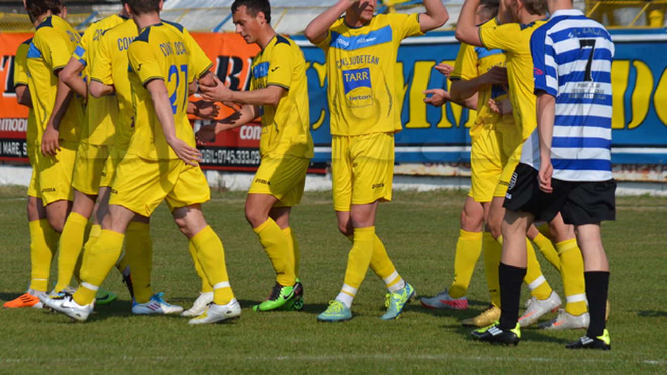 "Câinii" vor doi puști de la Satu Mare!** Dinamo se poate întări cu un mijlocaș și un fundaș