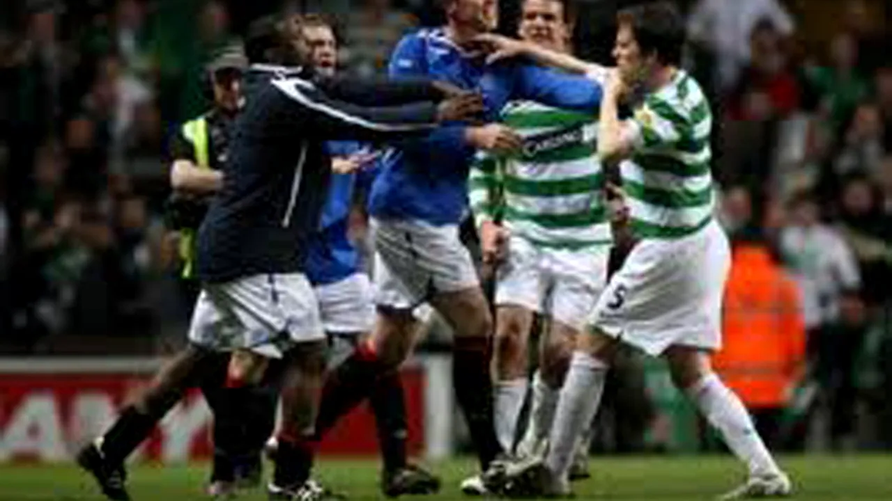Scandal în Scoția! 13 cartonașe galbene și 3 roșii în Celtic - Rangers