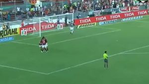 VIDEO Credeai că le-ai văzut pe toate? Autogol imparabil cu un voleu de la 35 de metri