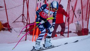 Lindsey Vonn, transportată de urgență cu elicopterul la spital după ce a căzut în ultima cursă înainte de Jocurile Olimpice