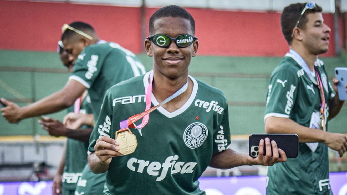 Fotbalistul cu „cel mai frumos nume din istoria fotbalului” e disperat să se transfere la FC Barcelona! Cine este Messinho, noul brazilian fantastic care ar putea ajunge pe Camp Nou