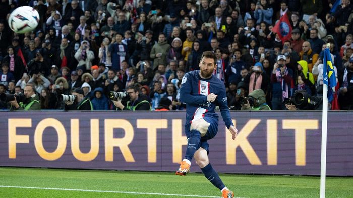 Vis spulberat pentru Cristiano Ronaldo! Leo Messi, gata să bată recordul fabulos al portughezului după un nou gol înscris pentru PSG. Cum arată cifrele vedetelor în ligile de top ale Europei | SPECIAL