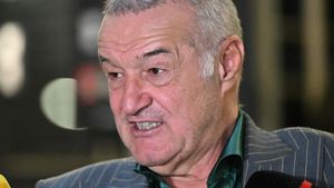 Gigi Becali, în conflict cu un jurnalist! Ce s-a întâmplat pe holurile Parlamentului! „O să fac o plângere penală”. De la ce a pornit scandalul