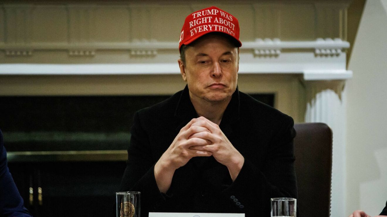 Tesla s-a prăbușit. Elon Musk a ajuns în pragul disperării și e gata de măsuri ieșite din comun