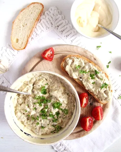 Rețetă tradițională autentică. Salata de vinete