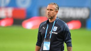 Giovanni Becali a dat verdictul despre noua realitate a lui Reghecampf: „Când începi să te veştejeşti... Are nevoie de bani, are nevastă nouă"