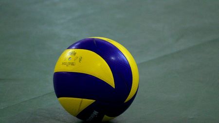 Dinamo și Știința Bacău își dispută prezența în semifinale