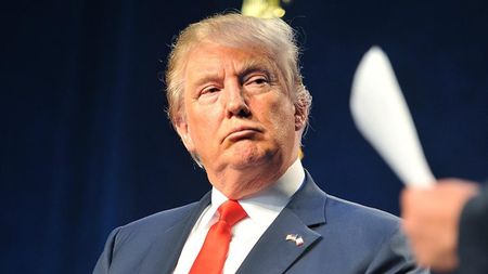 Donald Trump îi deranjează pe greii din box: "Mă bat cu el oricând, e o rușine! Îl aștept în ring la Madison Square Garden"
