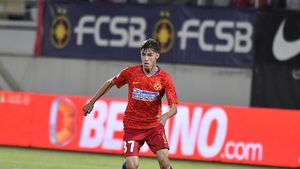 Octavian Popescu a impresionat în meciul Poli Iași - FCSB 5-2. „E lucid, cerebral și are personalitate!”