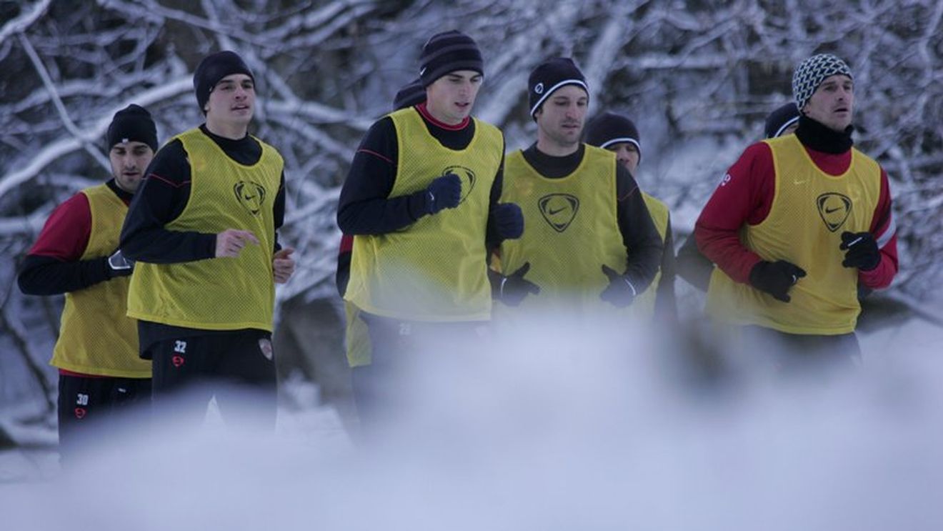 „Câinii"** scot aburi!