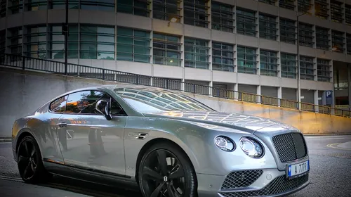 Bentley-ul de 155 de mii de euro, făcut cadou de un director soției, a scos din minți fotbaliștii unei echipe de tradiție din Anglia!
