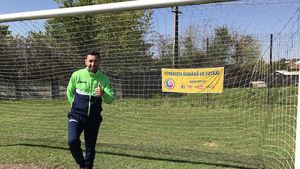 Echipa lui Gabriel Paraschiv îi face concurență celei a lui Nicolae Dică. Fost campion cu Oțelul are planuri mari pentru viitor: "Într-un an să dăm nu unul, ci mai mulți jucători la Liga 1"