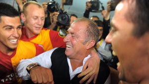 Galatasaray i-a mărit salariul lui Terim la 2,5 milioane de euro pe sezon