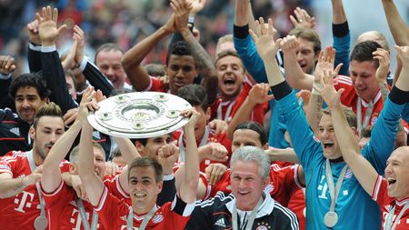 FOTO Despărțire "udă" pentru Jupp Heynckes!** Bayern a sărbătorit cu multă bere titlul 23