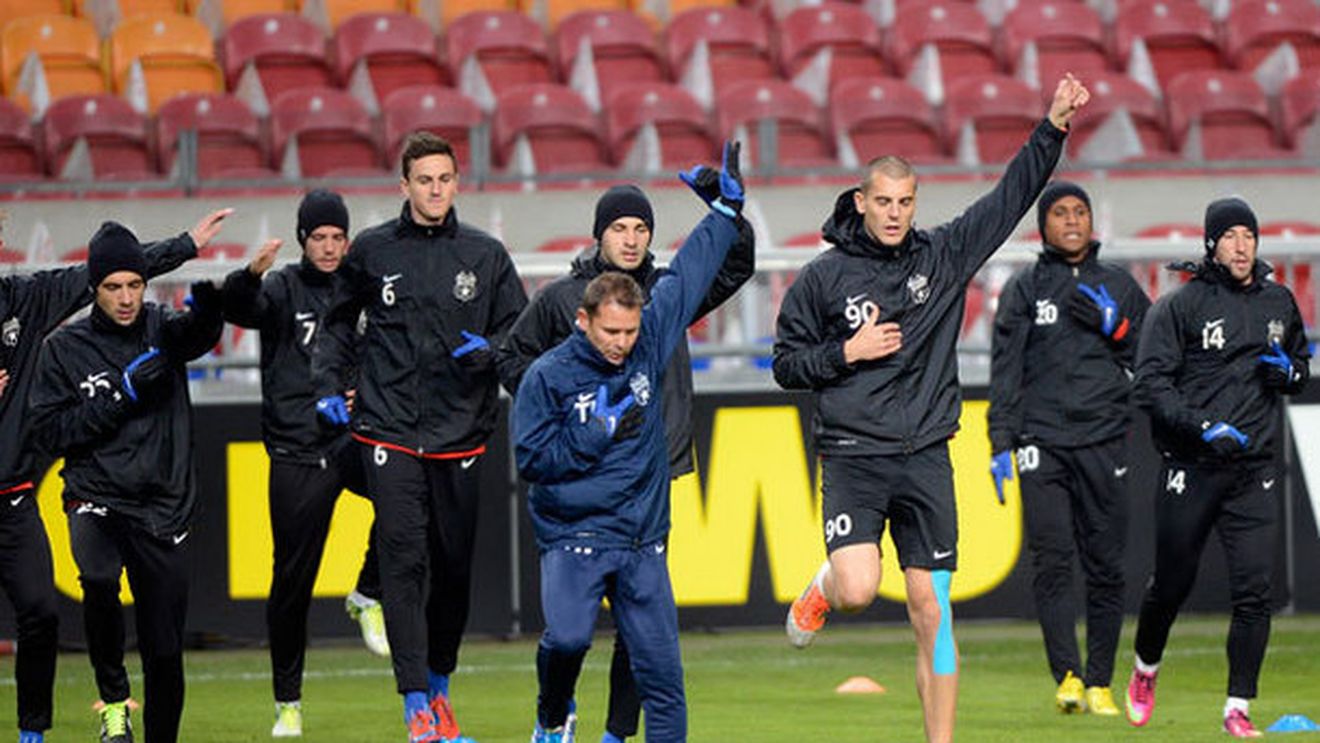 Reghecampf l-a convins pe Becali!** Ce schimbare în primul '11' a primit "girul" patronului pentru returul cu Ajax: