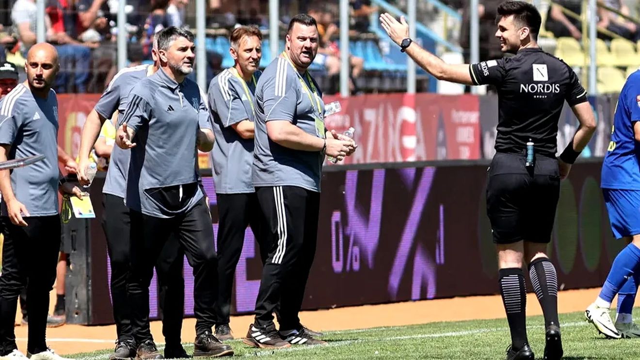 Salarii incredibile pentru jucătorii echipei care a promovat deja în prima ligă. „Atât am avut cel mai mare contract”. Ce bani vor încasa fotbaliștii lui Adi Mihalcea în Superliga. EXCLUSIV