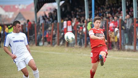 A jucat 7 ani la Steaua, dar s-a îndrăgostit de fotbal la Dinamo!** Un adolescent a refuzat transferul în Anglia pentru tricoul 'câinilor'. Țălnar l-a răsplătit: "Am fost uluit"