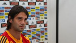 Chivu e dezamăgit de cei care îl bagă în aceeași oală cu Mutu:** "Nu vorbesc, să nu-mi pară rău"