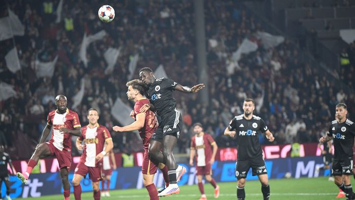 CFR Cluj - „U” Cluj 1-3, într-o restanță din etapa a 4-a a Superligii. Echipa lui Cristiano Bergodi își consolidează locul 5 în Superliga