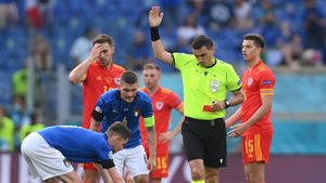 „A avut puterea să nu intre în această ipocrizie fără margini!”. Adrian Porumboiu îl „aplaudă” pe Ovidiu Hațegan pentru gestul din Italia - Țara Galilor