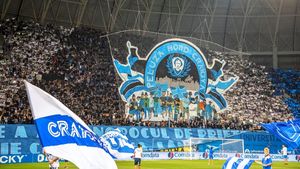 FRF lasă fanii pe stadion, dar îi cenzurează până la umilinţă. La finala Cupei nu sunt permise steaguri, bannere sau scenografii! Suporterii Craiovei ameninţă: „Respectaţi Constituţia sau finala nu se joacă!