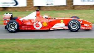 VIDEO: Schumacher pe circuit,** după o lungă "abstinență"