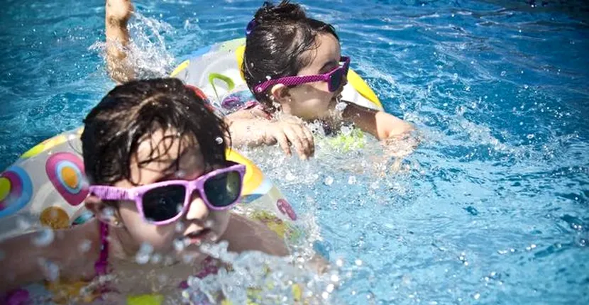 Copii ajunși la spital după ce s-au intoxicat cu clor la un bazin de înot din Capitală