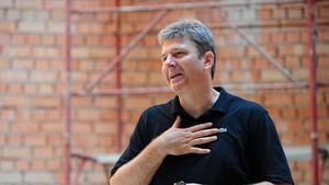 Lovitura care blochează entuziasmul de la FC Voluntari, revelația Ligii 1: primarul Florentin Pandele, omul-cheie pentru club, are Omicron, cu simptome mai puternice decât la Delta! „Se răspândește ca focul”