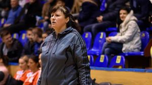 Luminița Dinu: "Fetele mă văd ca pe o fire dură, dar nu sunt chiar așa!"