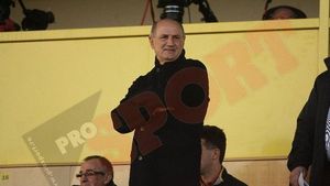 Planeta chiar se scufundă!** Copos: "E clar, jucătorii nu au vrut să câștige titlul! M-am săturat! Mă arunc de pe Podul Grant"