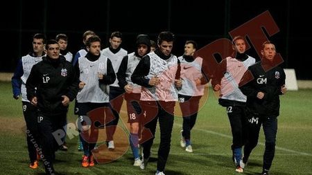 Ilie, strâns cu ușa! Asta e soluția de criză:** "Dacă greșește, suntem curățați" Alegerea care poate arunca în aer strategia pentru Twente