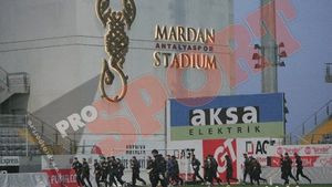 Steliștii, urmăriți de blestemul gazonului și în Turcia:** "Nu putem distruge terenul" Steaua a schimbat terenul pentru primul amical