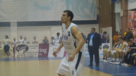 "Lei" contra "lei"** Markovic vrea victoria la Oradea