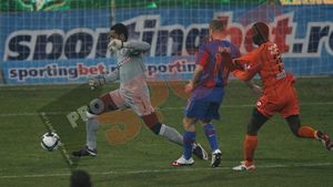 "Steaua a transferat jucători să umple banca! **Să își ia adio de la titlu cu așa apărare"