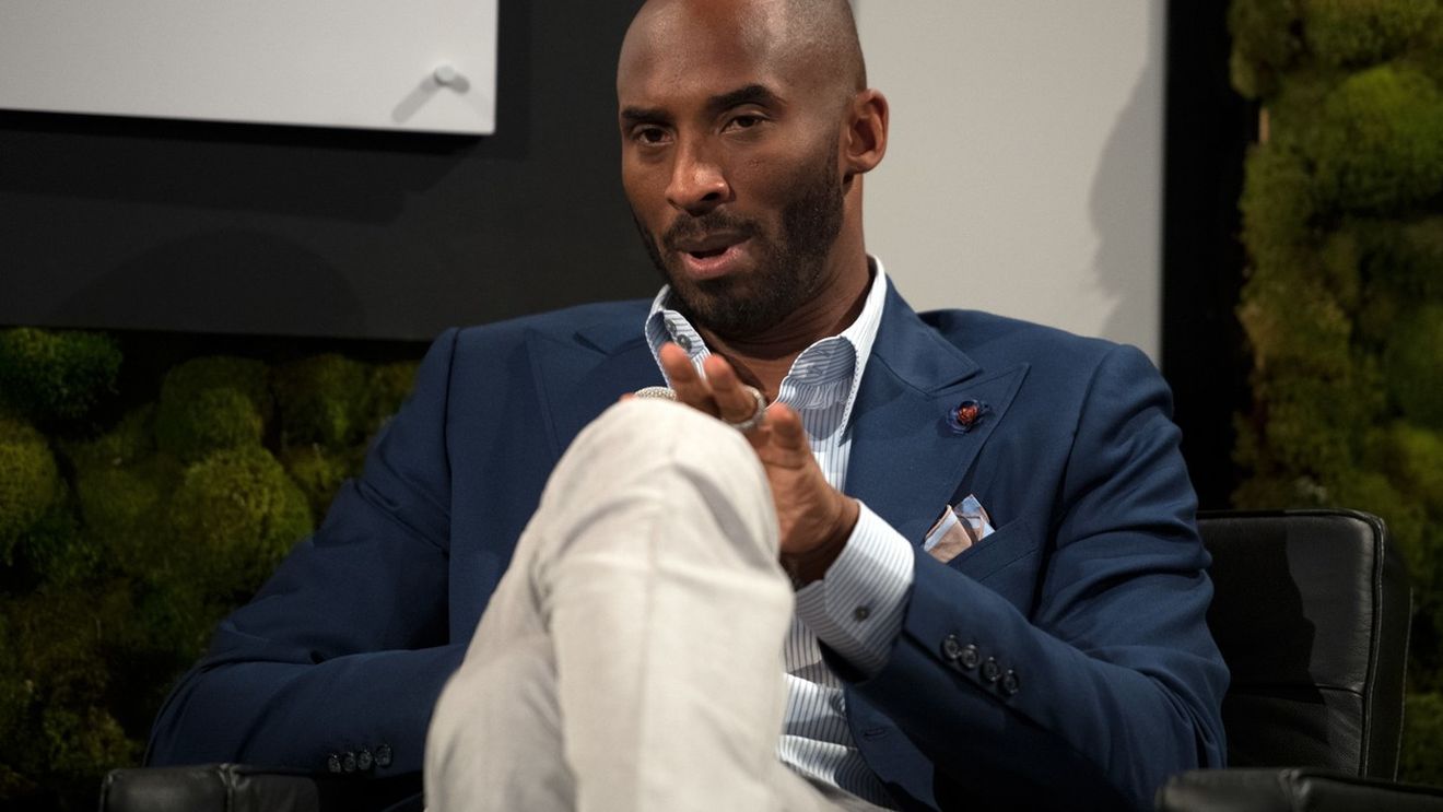 Toate detaliile despre modelul de elicopter Sikorsky S-76 în care a murit Kobe Bryant. Sportivul folosea acest mijloc de transport și în perioada în care juca baschet | FOTO
