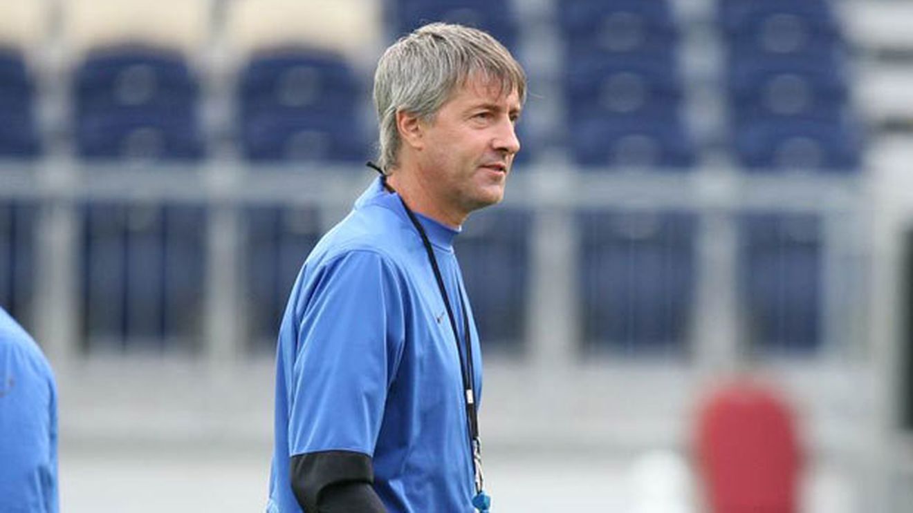 Bergodi îi transmite lui Lăcătuș:** "Nu juca deschis la Napoli, e sinucidere curată!" Vezi pe ce stelist mizează!